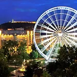 Prime Downtown Budapest Luxury Condo, Private Spa, Home Cinema, Patio