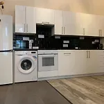 Art-Club Apartment With Air Condition