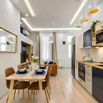 Emerald Residency 4Br-2Ba