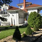 3 Bedroom Private Floor In Luxury Mansion
