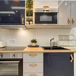 Emerald Residency 4Br-2Ba