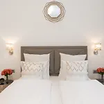Space And Style In The Heart Of Budapest W 2Br&2Bt