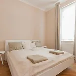 Opera & Basilica 2 Bedrooms With Balcony