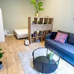 Cozy Apartment On The Boulevard.