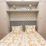 Luxury Gold 2 Bedroom Apartment