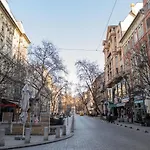 N28 Studio Apartment In Andrassy Boulevard.