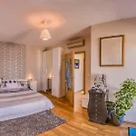 Budapest Top Apartment With Private 90 Sqm Rooftop, Free Parking And Air Condition