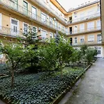 Akacfa 27-1 Center Apartment With Aircon