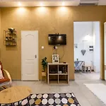 Akacfa 27-1 Center Apartment With Aircon