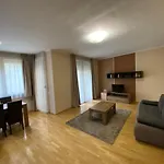 Gozsdu Apartment - Eszterhaz
