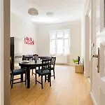 Kresz Geza 29 Westend Station 2 Bedrooms+Living Ac