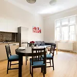 Kresz Geza 29 Westend Station 2 Bedrooms+Living Ac