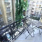 B39 Benczur Apartment