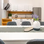 Deluxe Kazincy Apartment In The Heart Of Budapest
