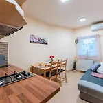 Zita Apartment 4