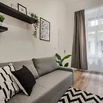 E32 - Oktogon Panorama Suite - Best Location - By Bqa