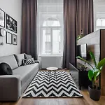 E32 - Oktogon Panorama Suite - Best Location - By Bqa