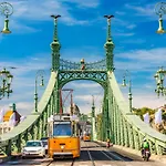 Apartment With 2 Bedrooms Near Gellert Thermal Bath