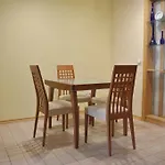 Rose Garden City Apartment