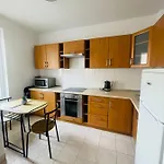 Central Studio Close To Andrassy Avenue For 4 Persons