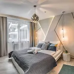 Corvin Interior Design Apartment+Free Garage