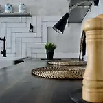 Budget Apartment By Hi5 - Mozsar