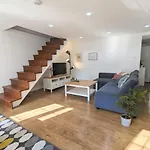 Stylish 2-Bedroom Apartment In Central Budapest