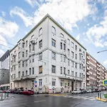 Convenient City Stay