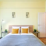 Convenient City Stay