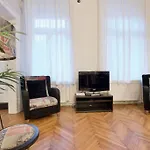 Budget Apartment By Hi5 - Mozsar