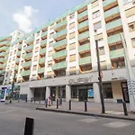Corvin Modern Studio With Ac, Parking