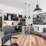 Two-Bedroom Apartment Next To Music Academy