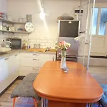 Cosy Apartman By The Castle