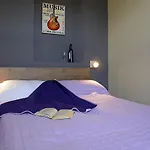 W-Tree Loft Style Apartment
