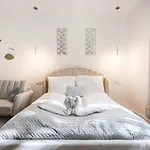 D71 - Dob 71 Central Cozy Suite - Best Location By Bqa