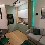Kerteszstudio - Newly Renovated Modern Apt In The City Center