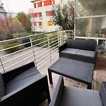 Center Budget Apartment Inside Free Parking Self Check-In Free Streaming Ac Balcony