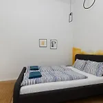 Avocado Apartments K42