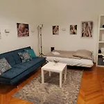 Hi!5 Spacious Apartment Budapest Palotanegyed