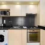 Cosy Apartment In Heart Of The City -Prime Location