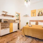 Budapestayz - Lonyay Studios