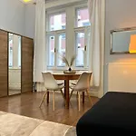 V6 Apartment By Small Home Budapest