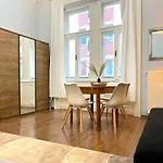 V6 Apartment By Small Home Budapest