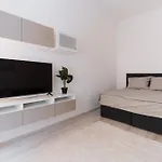 Spacious Premium Apartment By Buda Castle District