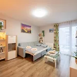 Center Budget Apartment Inside Free Parking Self Check-In Free Streaming Ac Balcony