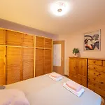 Center Budget Apartment Inside Free Parking Self Check-In Free Streaming Ac Balcony