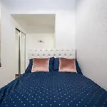 Opera Balkony Luxury Apartment With Free Parking