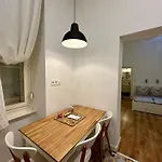 Cozy Studio Flat In The Heart Of Budapest