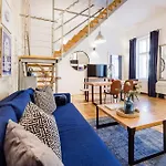Historic Penthouse With Sauna & Jacuzzi @Downtown