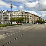 Wilson\'S Andrassy Avenue Suite Apartment